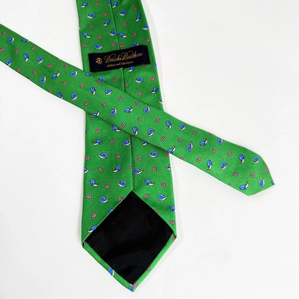Brooks Brothers Tie Makers Silk Printed In Italy Green Snail Novelty Necktie